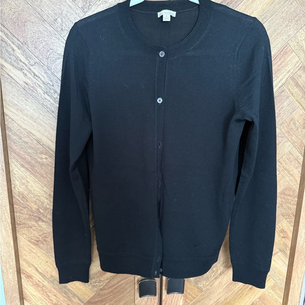 GAP Black Cardigan Sweater with Fitted Silhouette